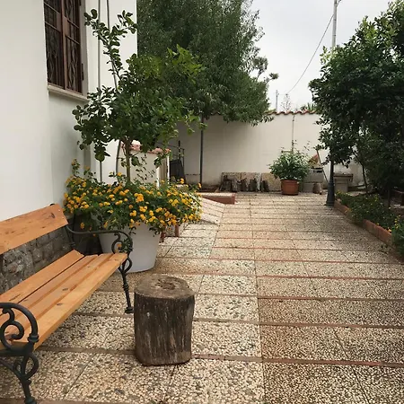 & House - Imparato Costa * Carini